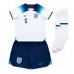 Billiga England John Stones #5 Barnkläder Hemma fotbollskläder till baby VM 2022 Kortärmad (+ Korta byxor)